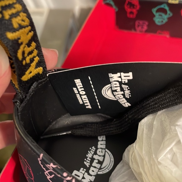 Dr. Martens air wear hello kitty and friends brand new never been worn - Picture 5 of 7